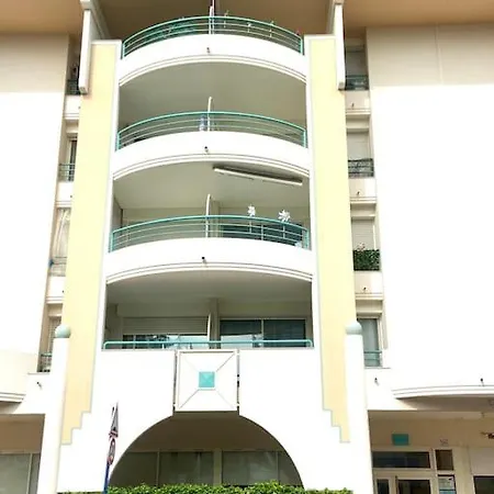 Appartement Superbe *port Frejus*piscine*lumineux* 5 Personnes Fréjus
